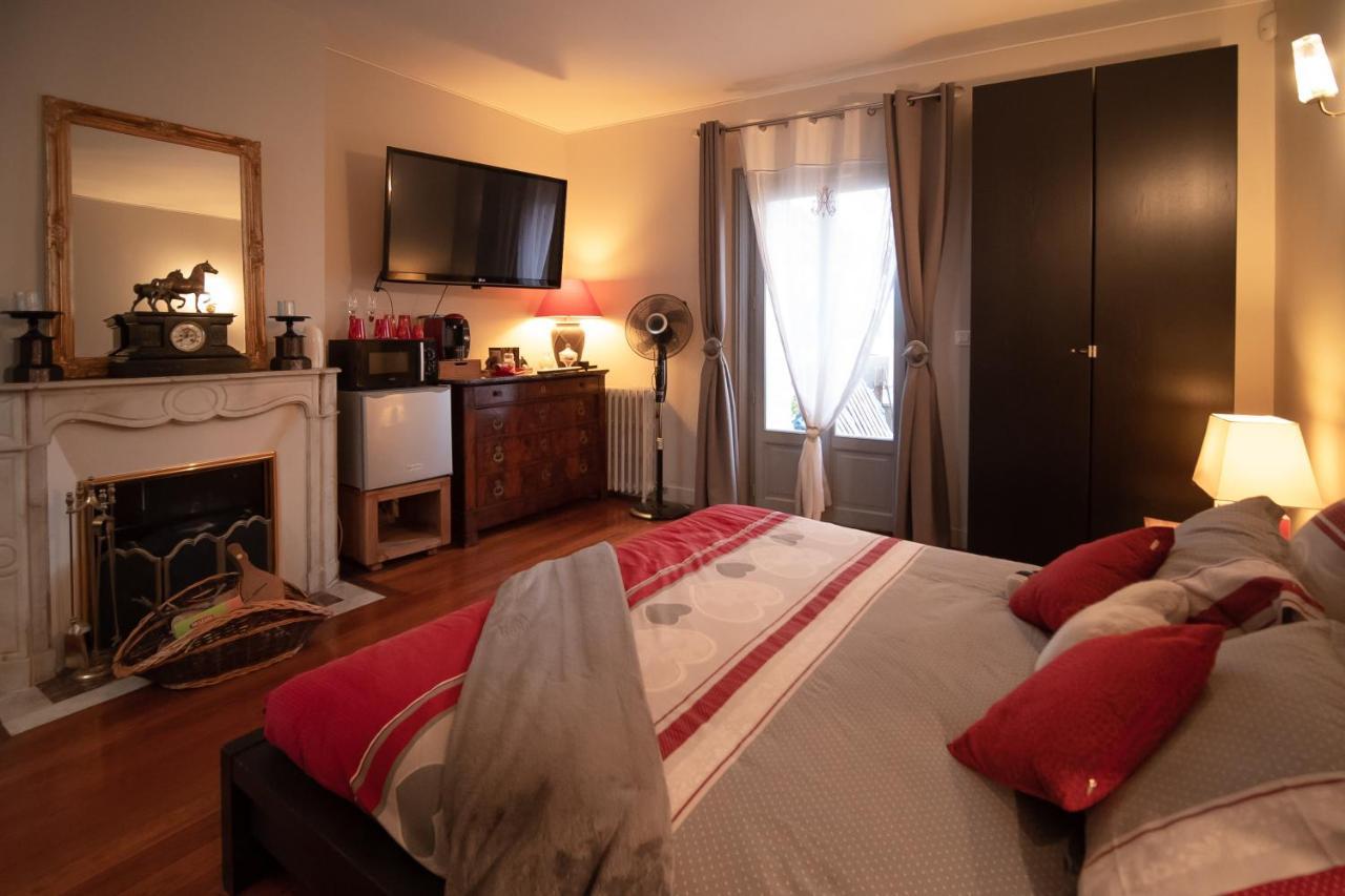 L'Ame Des Hospitaliers Bed & Breakfast Courteuil ภายนอก รูปภาพ